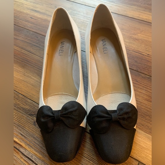 Vaneli Shoes - Vaneli Women's Black and White Bow Flats size 9 M